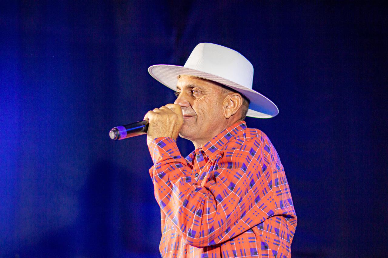 ‘Sertão em Festa 10 anos’ reúne milhares de pessoas em dia marcado por música, alegria e solidariedade