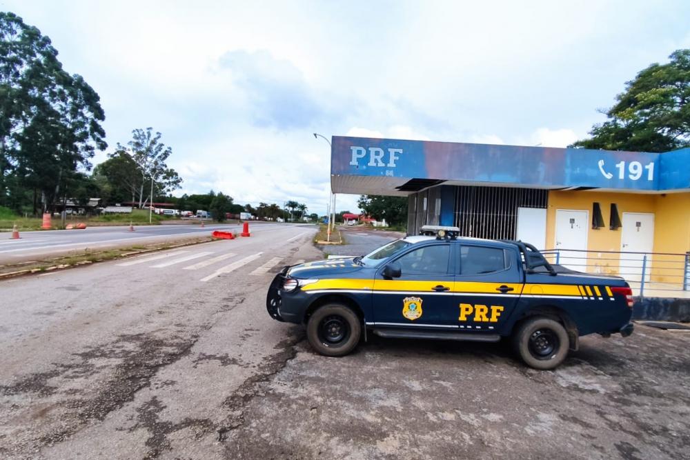 Caminhoneiro, suspeito de furtar celular em posto de combustíveis, é preso pela PRF na BR-262
