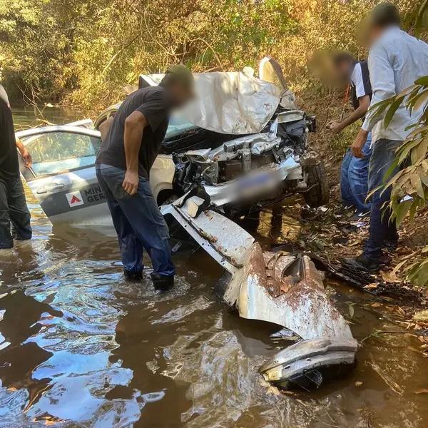 Carro da equipe cerimonial de Zema sofre acidente; irmão de campos-altense estava no veículo