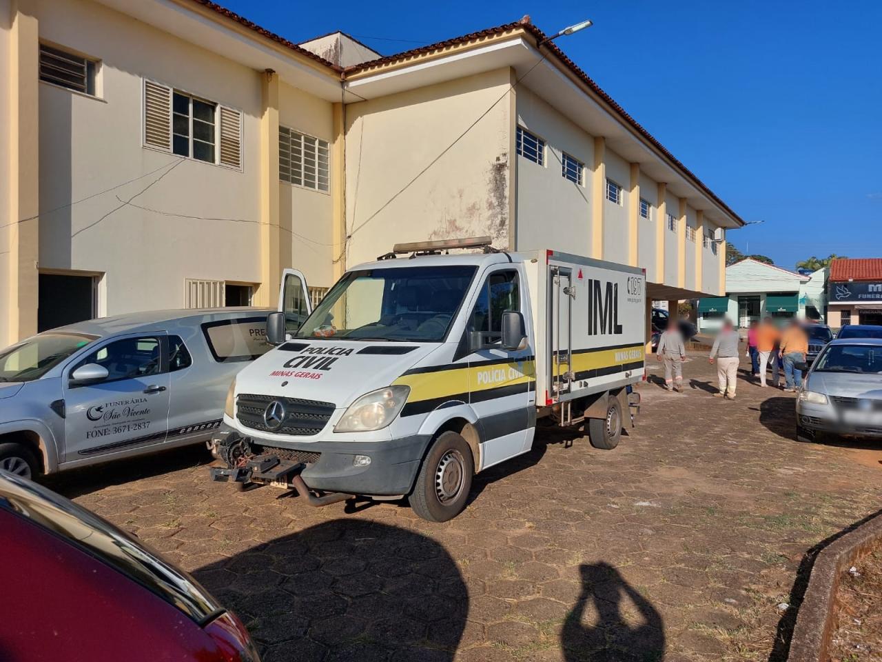 Homem morre possivelmente eletrocutado durante trabalho em propriedade rural, entre Campos Altos e Pratinha