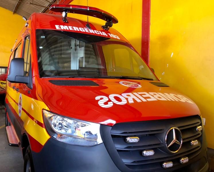 Homem recebe auxílio do Corpo de Bombeiros de Campos Altos para remover aliança presa no dedo