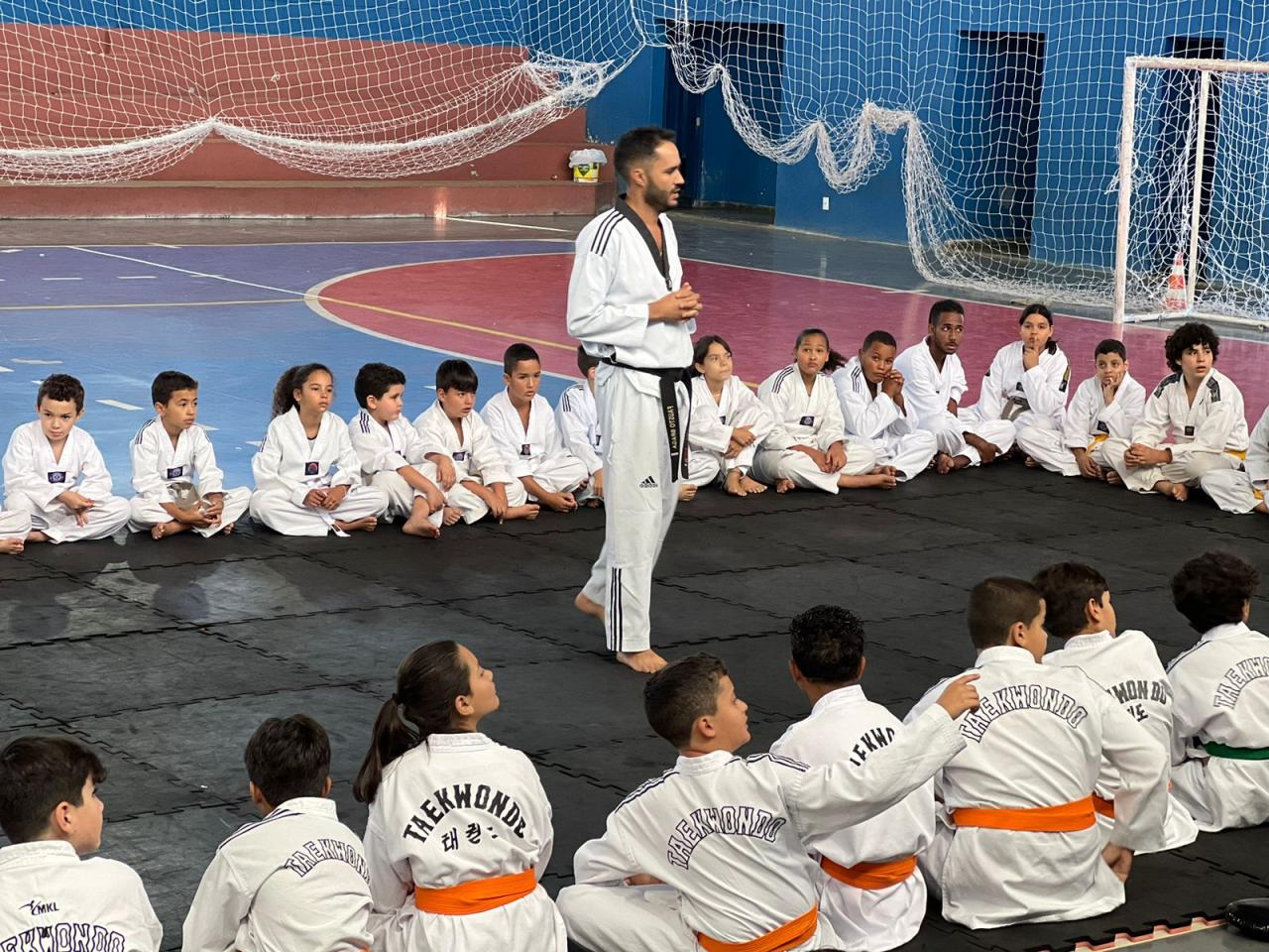 Jovens atletas de Campos Altos se destacam no Campeonato Mineiro de Taekwondo, comemorando resultados expressivos