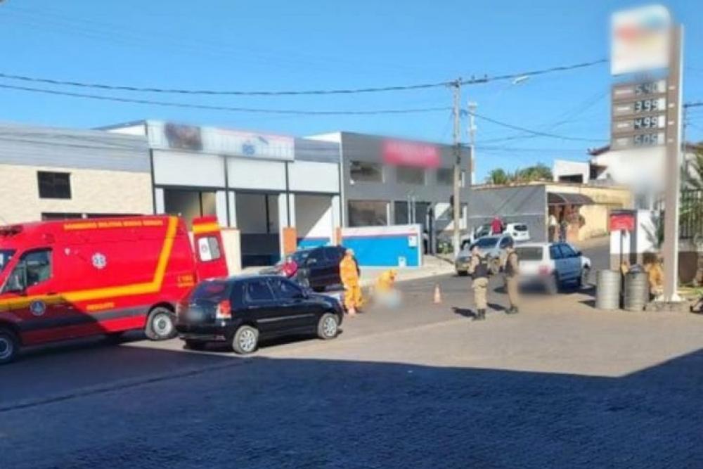 Motorista de carro que omitiu socorro à vítima de acidente é procurado pela polícia, em Araxá