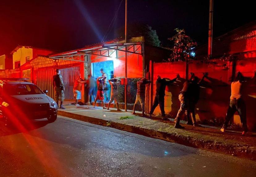 No fim de semana, Polícia Militar realiza operação para combater crimes diversos, em Campos Altos