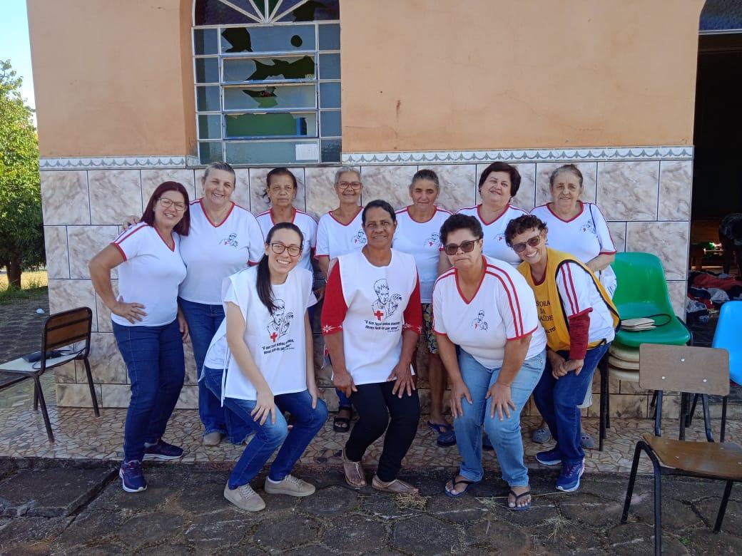 Aproximadamente duas mil peças de roupa foram doadas pela Pastoral da Saúde neste fim de semana em Campos Altos