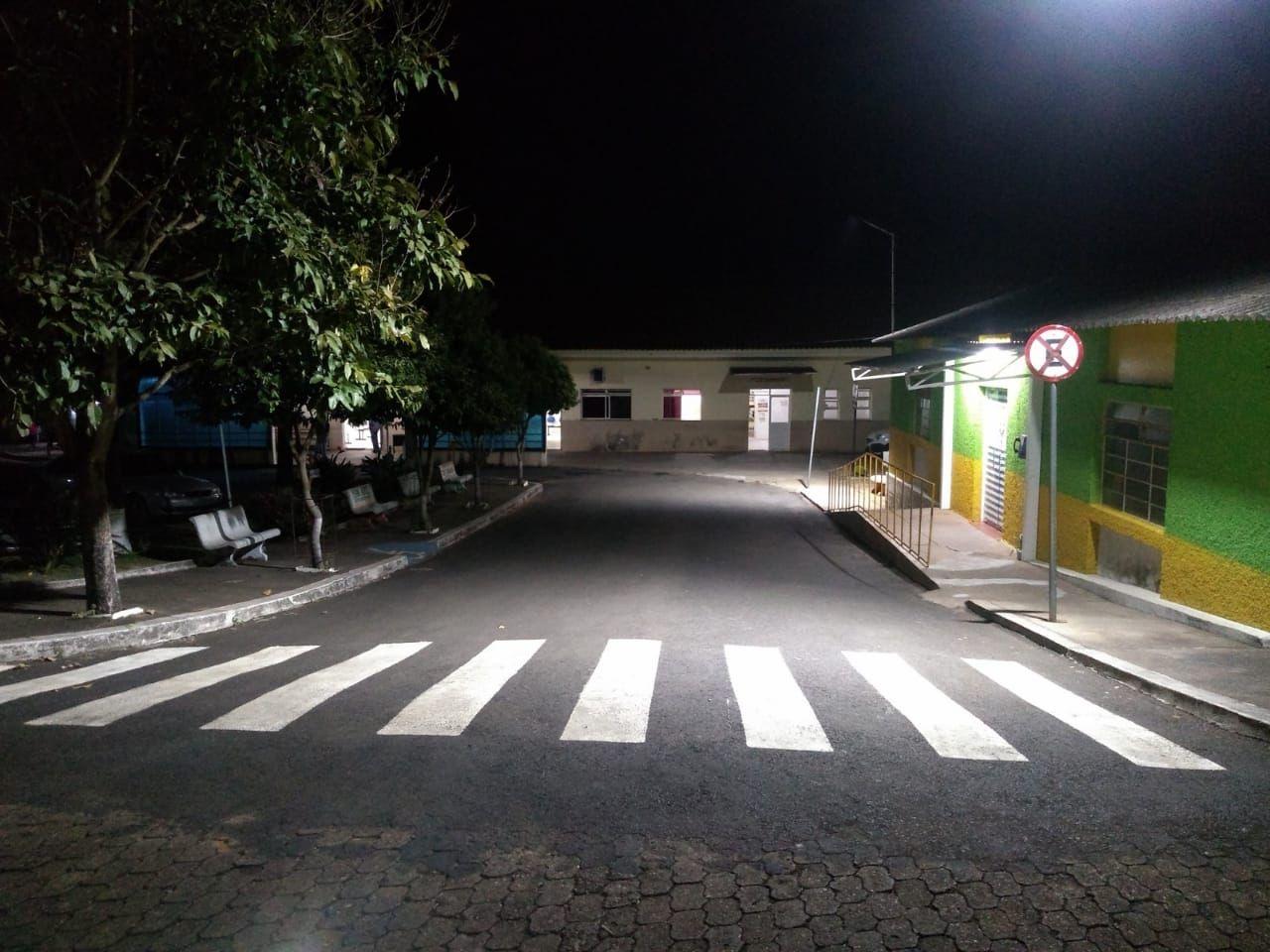 Durante a madrugada, jovem ouve assobio e em seguida é baleado, em Campos Altos; vítima foi transferida para Uberaba