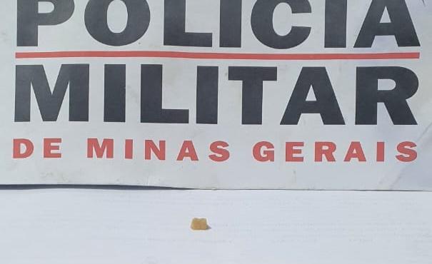 Após tentar fugir ao avistar viatura da Polícia Militar, homem é preso em Campos Altos