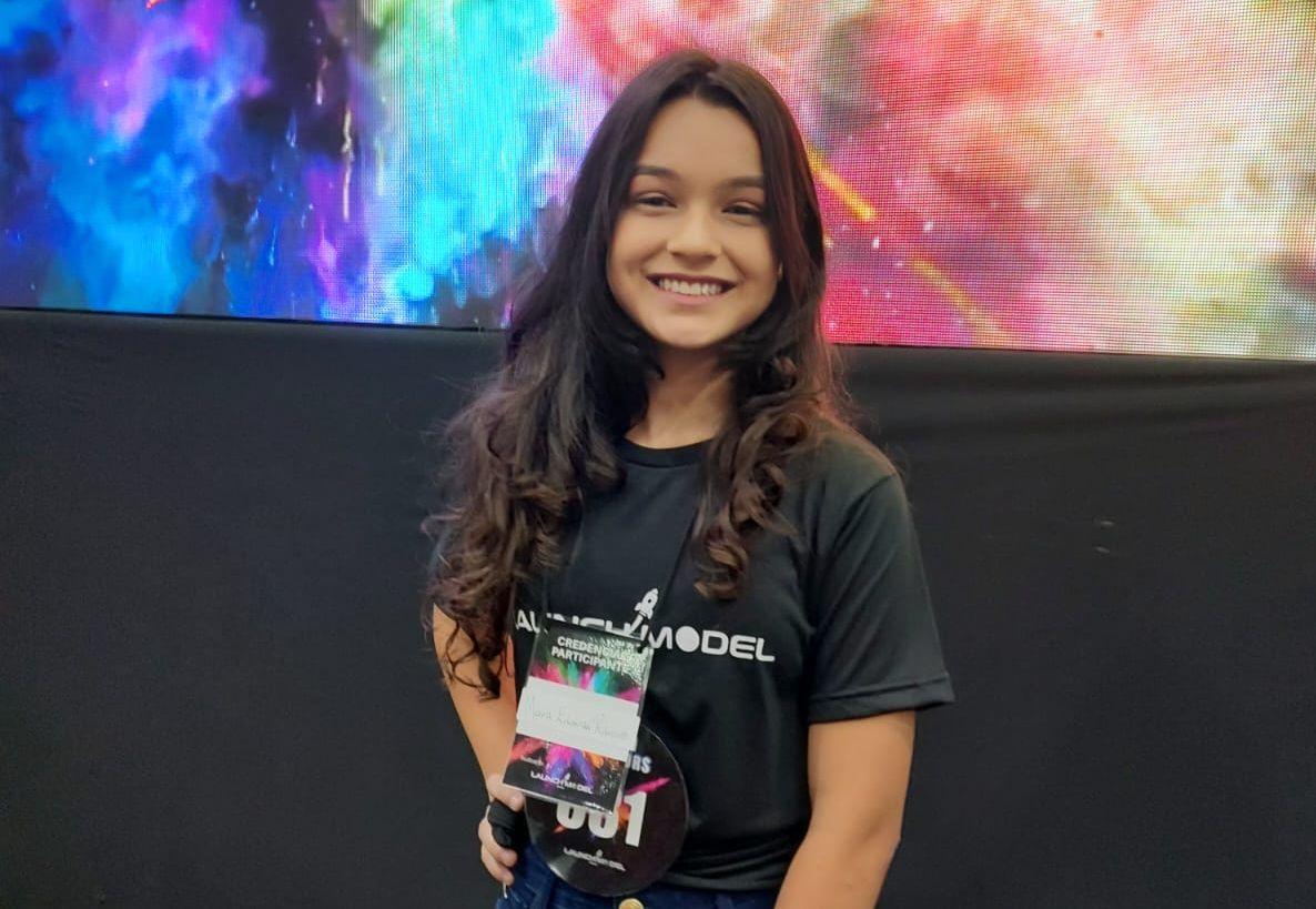Campos-altense de 12 anos é apresentada para agências de moda em evento na Capital Mineira