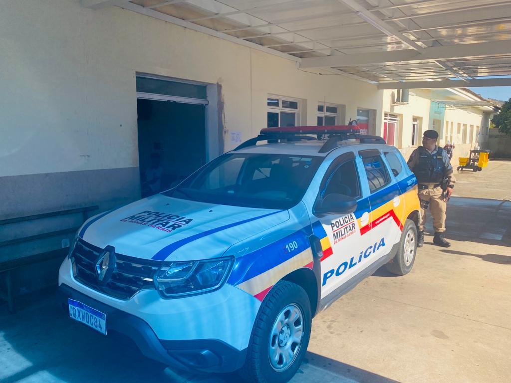 Portando drogas, estrangeiros são presos pela Polícia Militar no terminal rodoviário de Campos Altos; detidos são do Chile e Argen