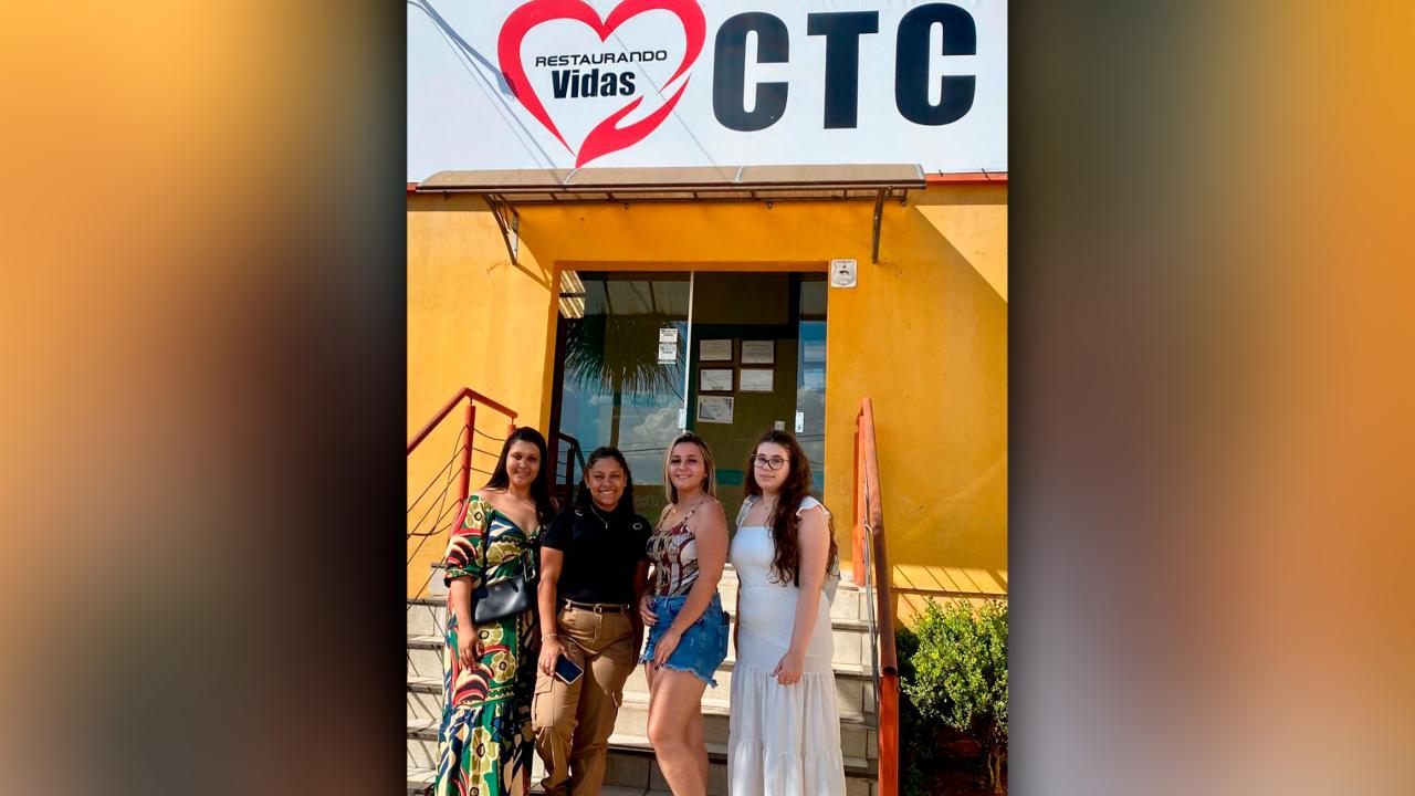 Ampliando compreensão sobre dependências químicas, estudantes de Direito visitam clínica de reabilitação em Campos Altos