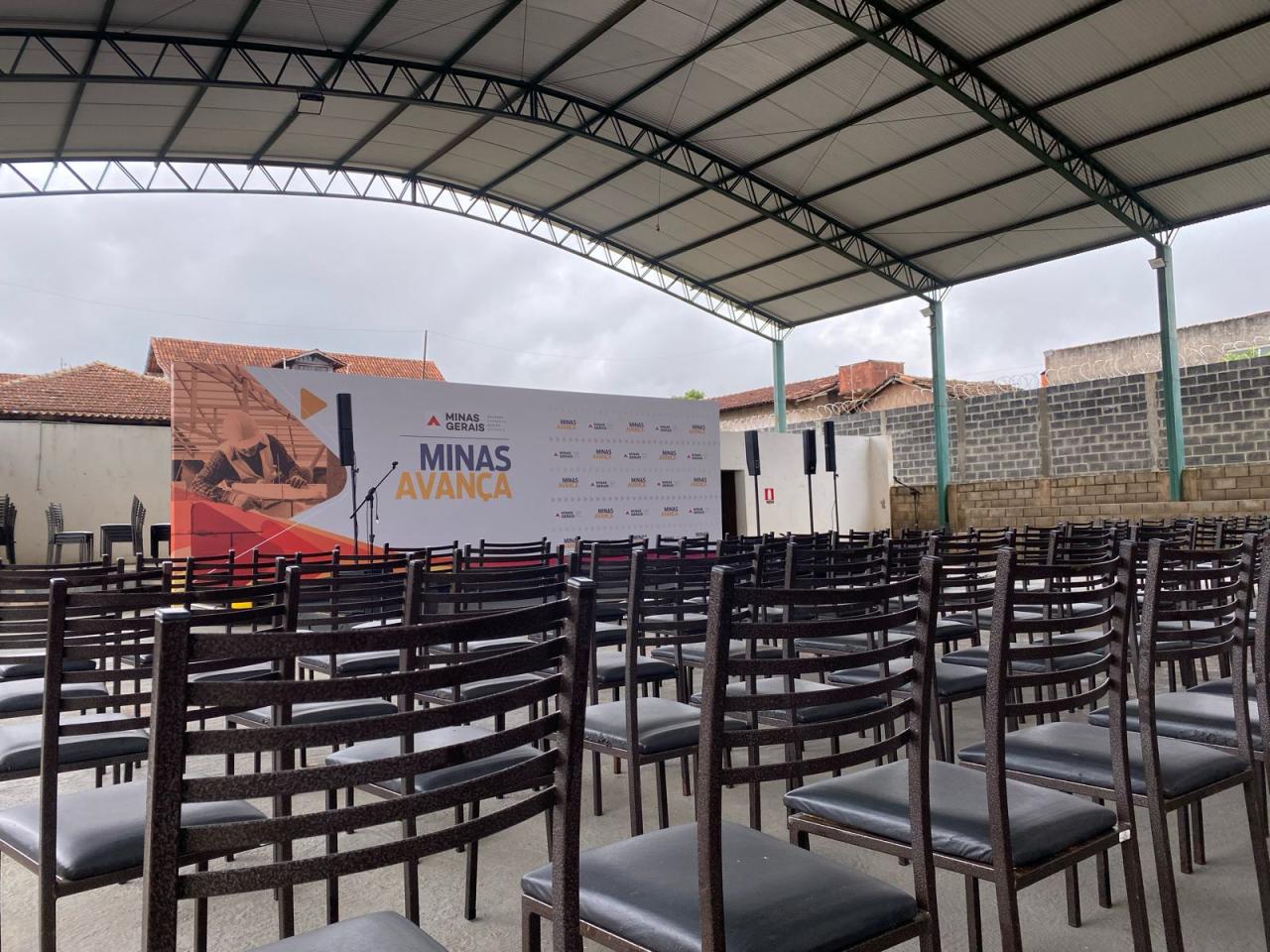 Escola Municipal Deiró Borges se prepara para receber Romeu Zema; instituição de ensino passou por ampliações