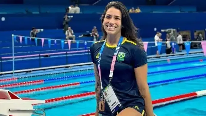 Ana Carolina Vieira se pronuncia após ser expulsa dos Jogos e fala em assédio