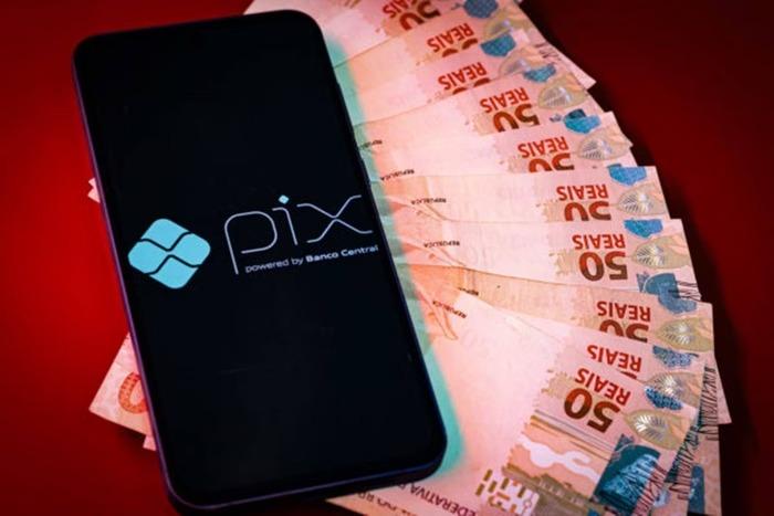 Banco Central anuncia mudanças no funcionamento do Pix no celular