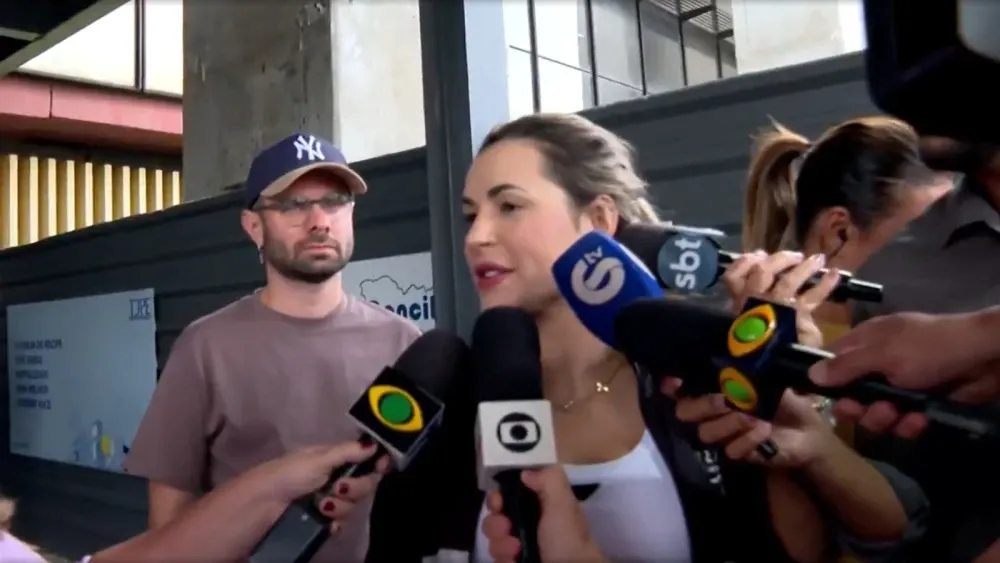 Após ser solta, Deolane fala com imprensa pela primeira vez: ‘me sentindo muito bem’