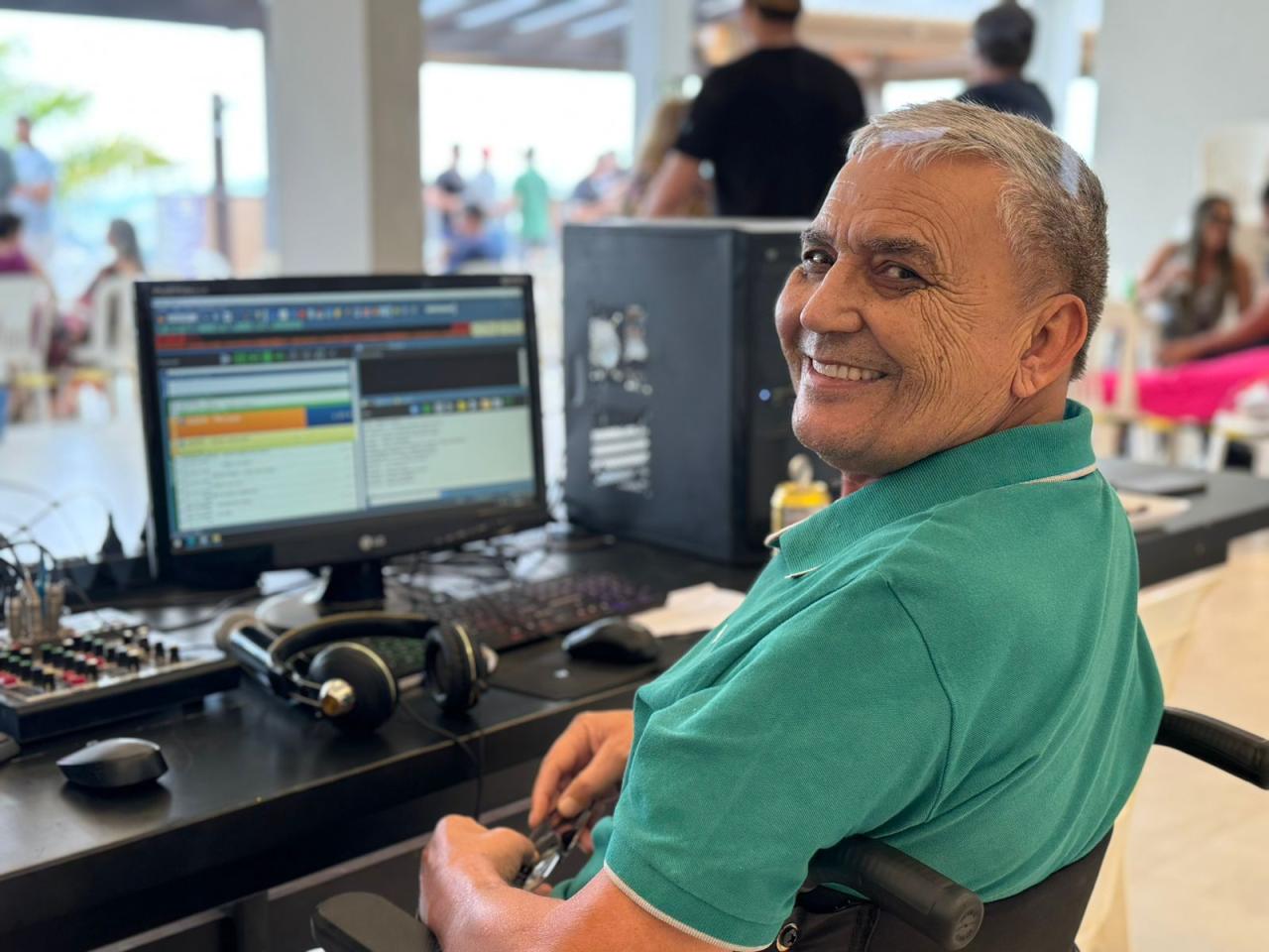 ASSISTA: Ouvintes, familiares e amigos homenageiam Hélio Paixão, o 'Pai da Matéria'