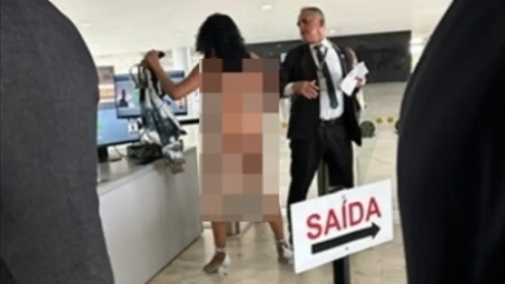Mulher fica nua, pede reunião com Lula e precisa ser atendida por médicos no Palácio do Planalto