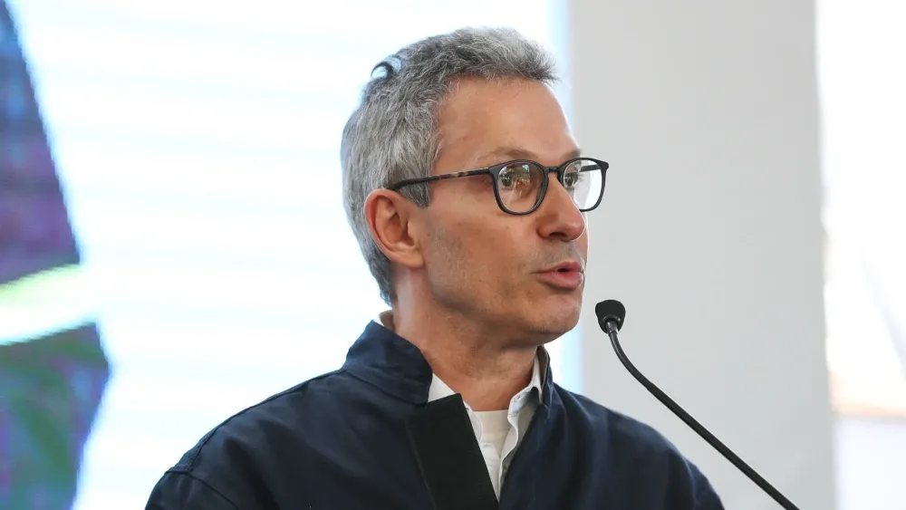 Zema anuncia que DPVAT não voltará a ser cobrado em Minas e dispara contra governo Lula