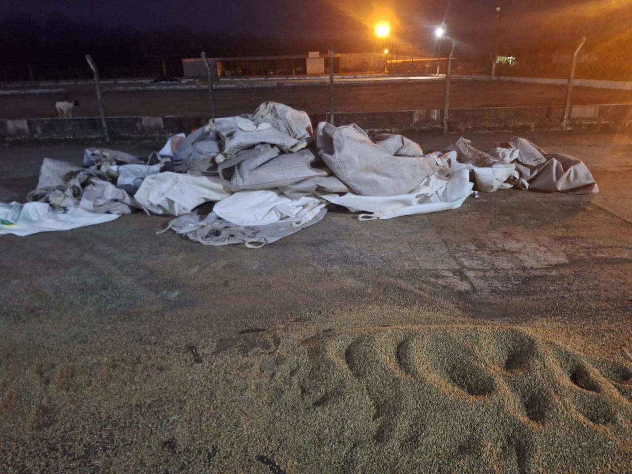 Quadrilha rouba  barracão de café em Campos Altos, estimativa que prejuízo chegue à um milhão de reais