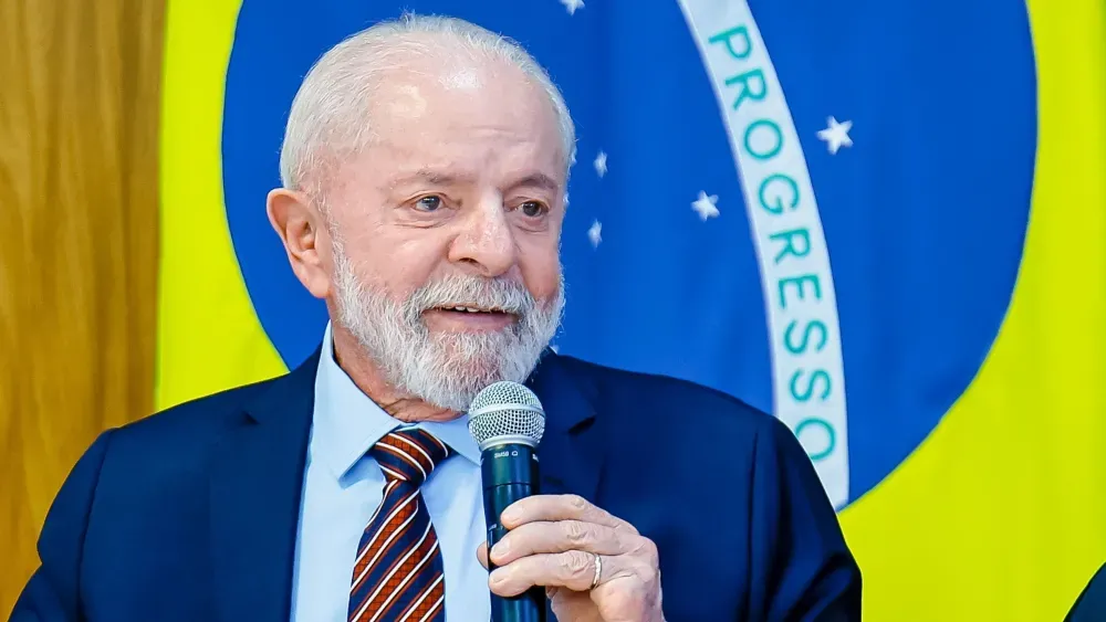 Lula faz cirurgia de emergência em São Paulo após sofrer hemorragia intracraniana