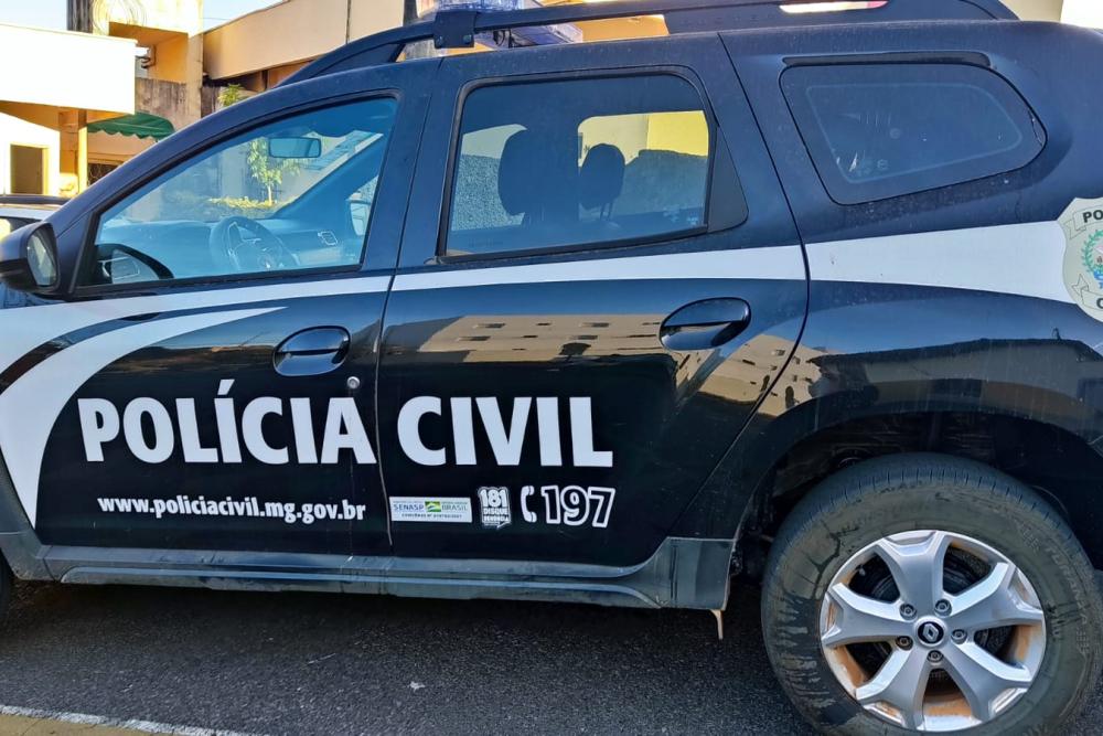 Mulher ataca ex-companheiro com garfo e facas em Araxá