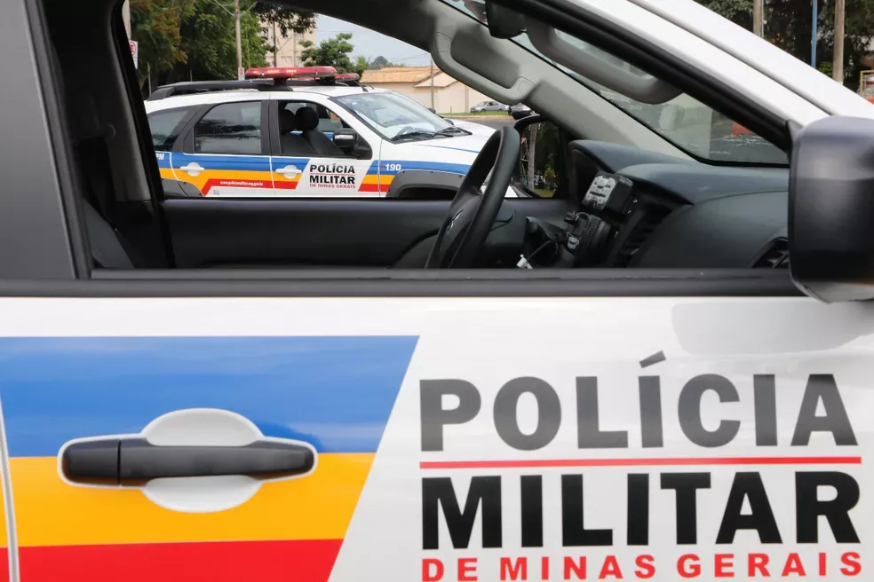Mulher é contida por morder panturrilha de policial militar em MG