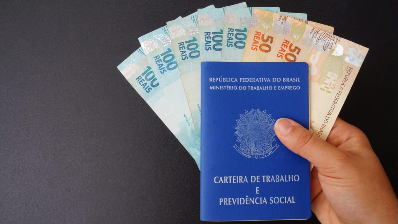 Salário mínimo de R$ 1.518 entra em vigor no Brasil a partir de 1º de janeiro