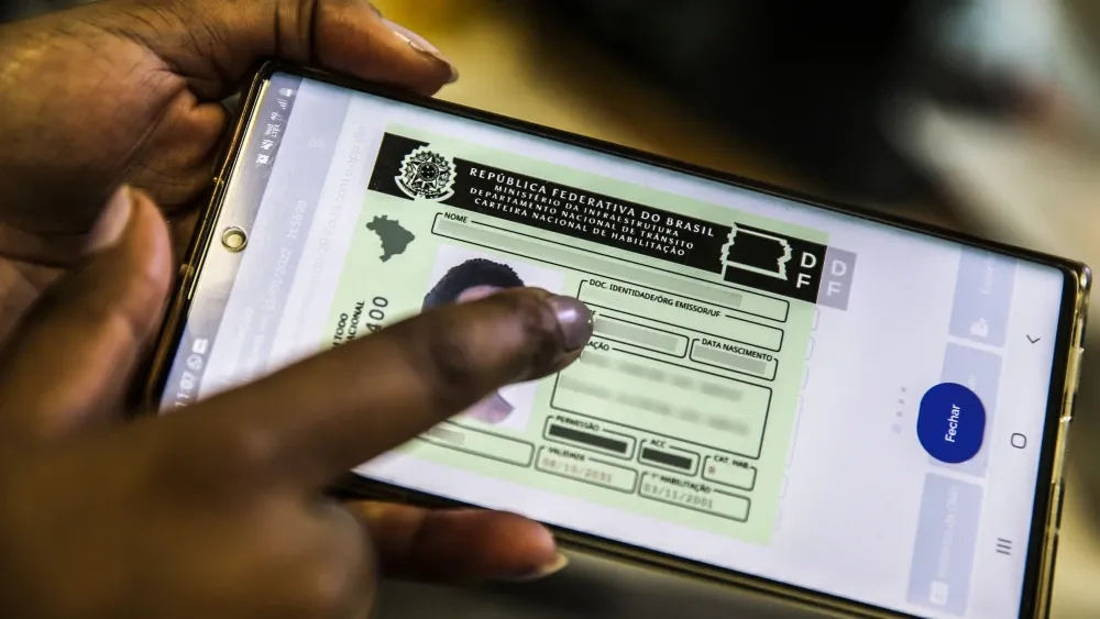 Detran-MG aumenta taxas: renovação e emissão de CNH ficam mais caras