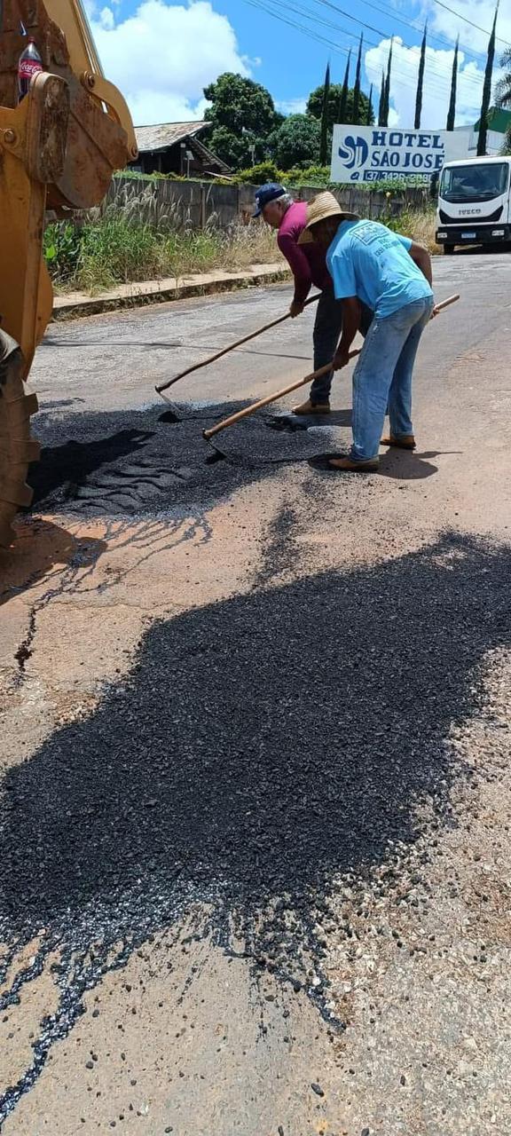 Inicia operação tapa-buracos para melhorar a infraestrutura urbana em Campos Altos MG