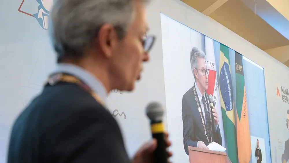 Reajuste no Ipsemg: Zema sanciona projeto que aumenta contribuição de servidores