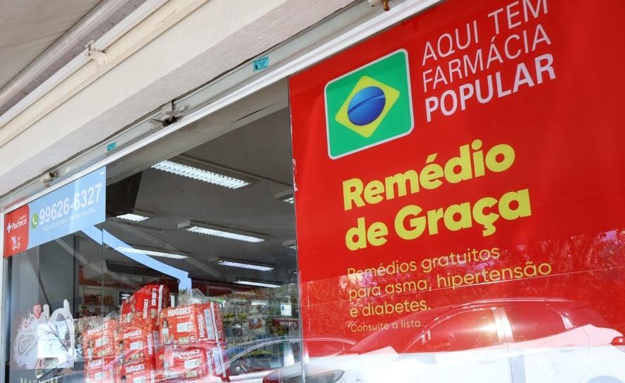 Confira a lista completa de medicamentos oferecidos de graça pela Farmácia Popular