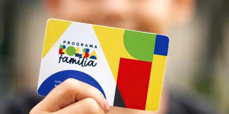 Orçamento 2025: relator confirma corte de R$ 7 bi no Bolsa Família