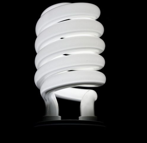 Conta de luz ficará mais cara em maio com ativação da bandeira amarela