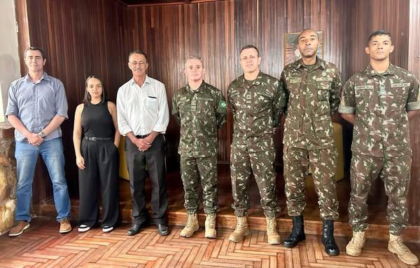Prefeito Vicente da Venda recebe comitiva do Exército para habilitação da Junta de Serviço Militar