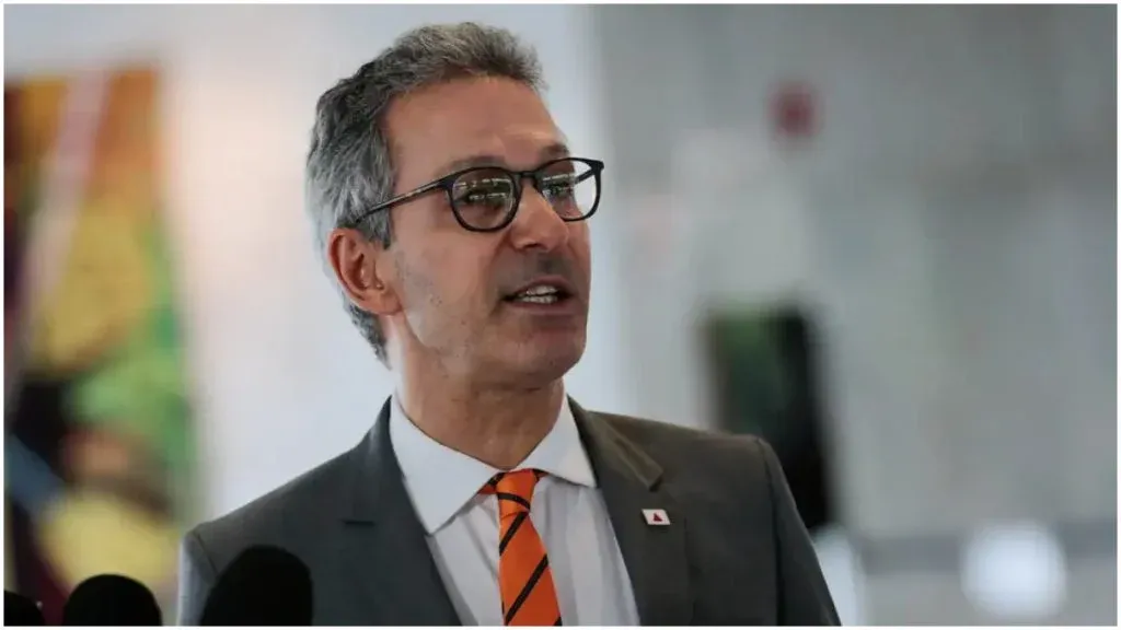 “Taxa das blusinhas”: Romeu Zema volta atrás e não aumenta o ICMS sobre importados em Minas Gerais