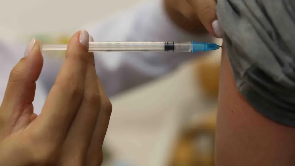 Só 21% do público-alvo tomou vacina contra a gripe em MG; cenário preocupa autoridades